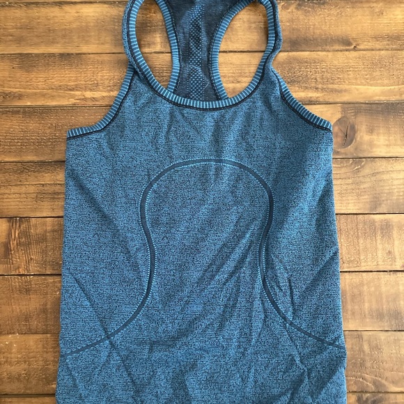 Lululemon Swiftly tanks - Picture 3 of 4